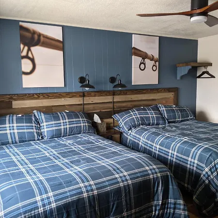 Slackwater Inn